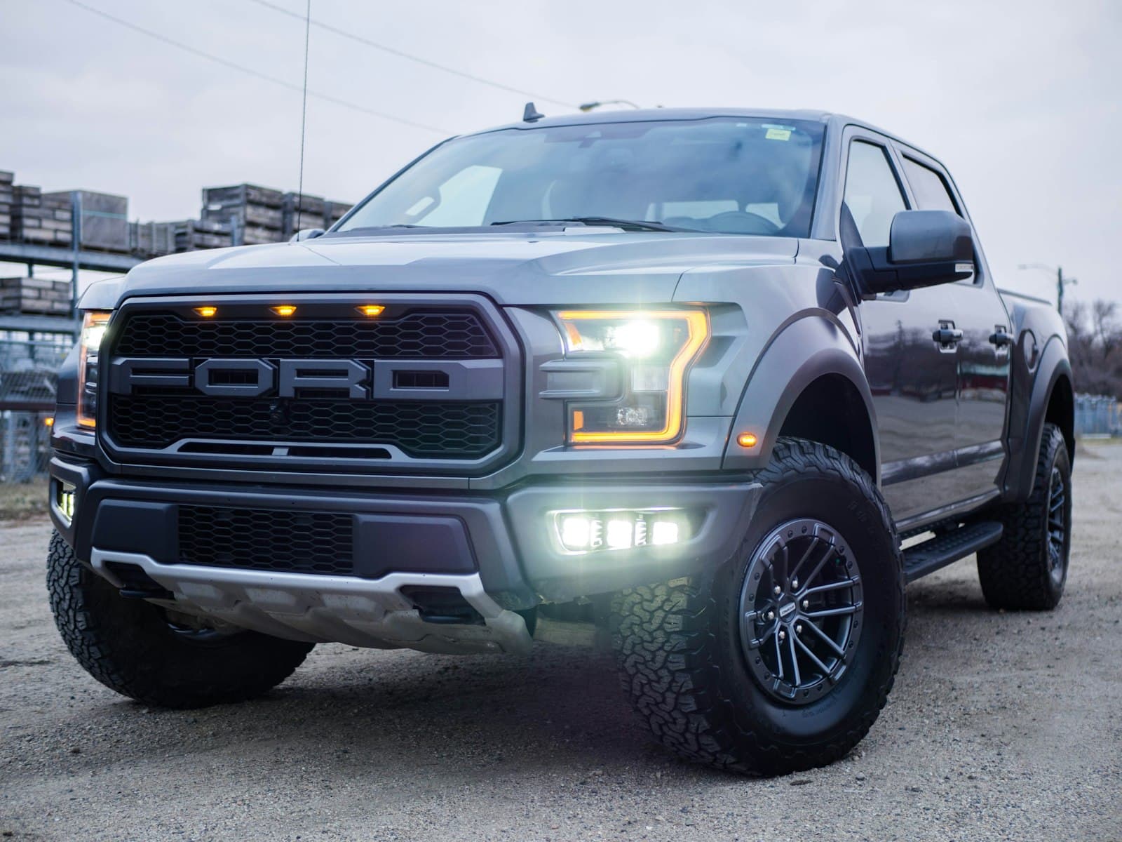 2019 Ford F-150 Raptor front grille and LED lighting